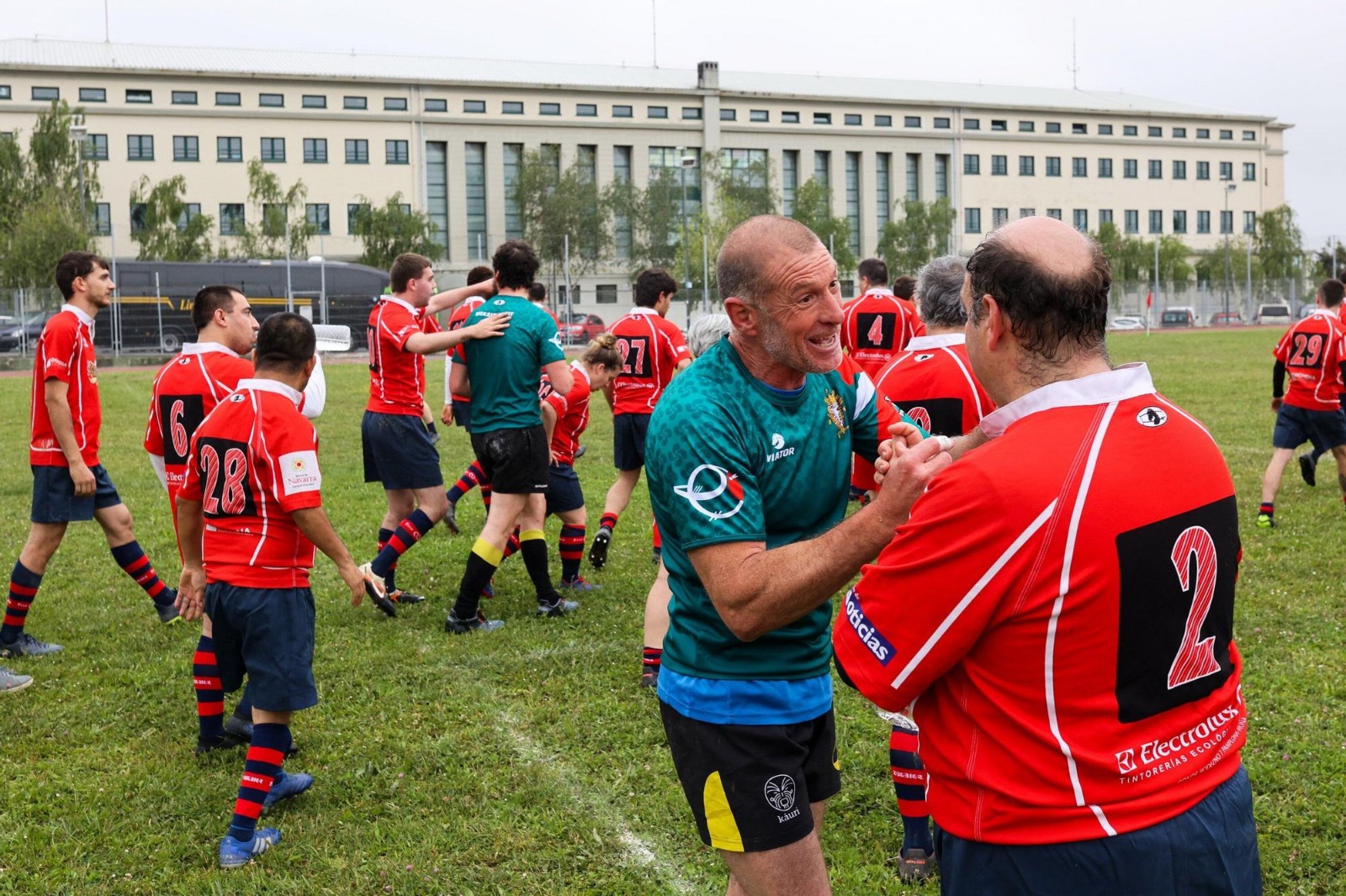 Encuentro de rugby inclusivo entre el combinado de la Federación de Bizkaia y la Federación Navarra, en Erandio